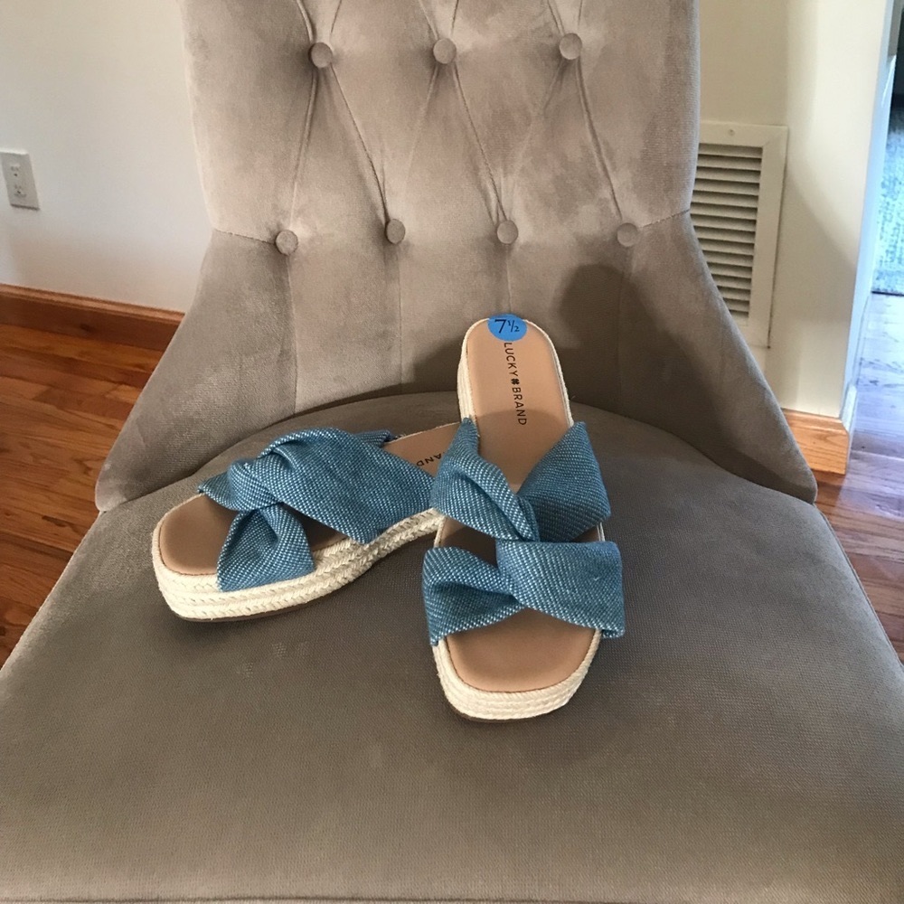 Lucky Brand Woman’s Sandal